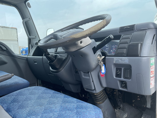 三菱ふそうキャンターガッツ冷凍車（冷蔵車）小型（2t・3t）[写真29]