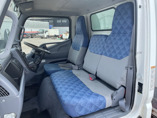 三菱ふそうキャンターガッツ冷凍車（冷蔵車）小型（2t・3t）[写真30]