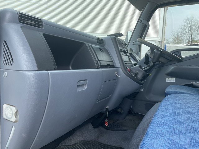 三菱ふそうキャンターガッツ冷凍車（冷蔵車）小型（2t・3t）[写真31]