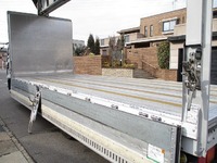 三菱ふそうファイターアルミウイング中型（4t）[写真11]