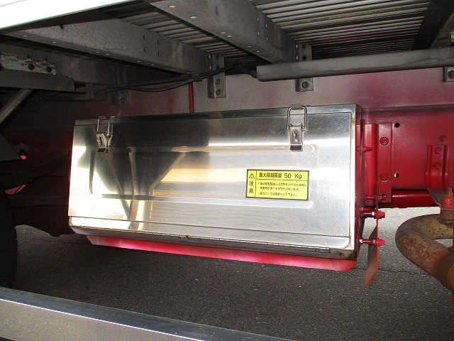 三菱ふそうファイターアルミウイング中型（4t）[写真35]