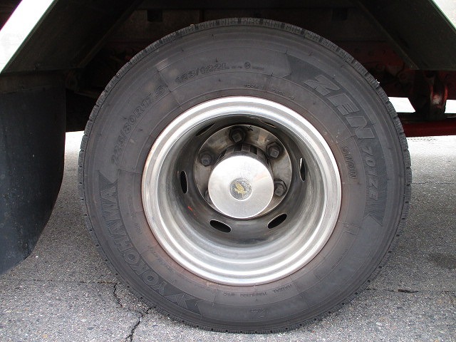 三菱ふそうファイターアルミウイング中型（4t）[写真36]