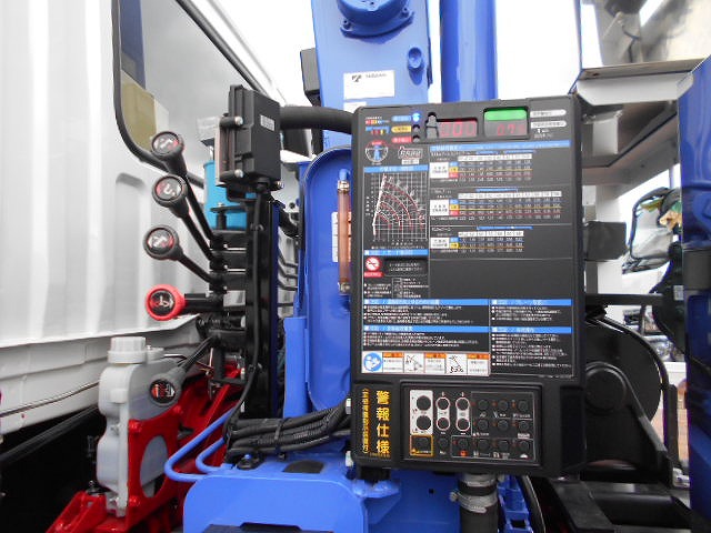 三菱ふそうファイターセルフクレーン4段増トン（6t・8t）[写真10]