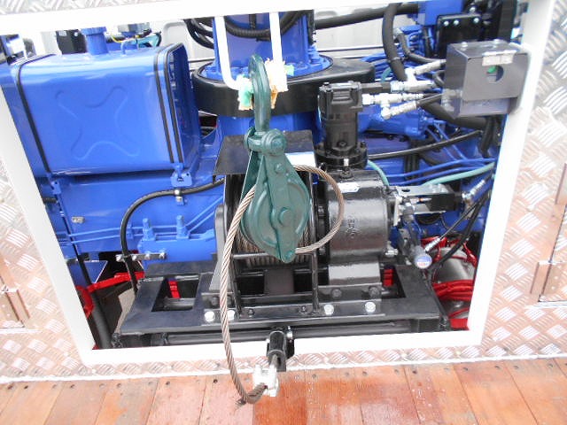 三菱ふそうファイターセルフクレーン4段増トン（6t・8t）[写真21]