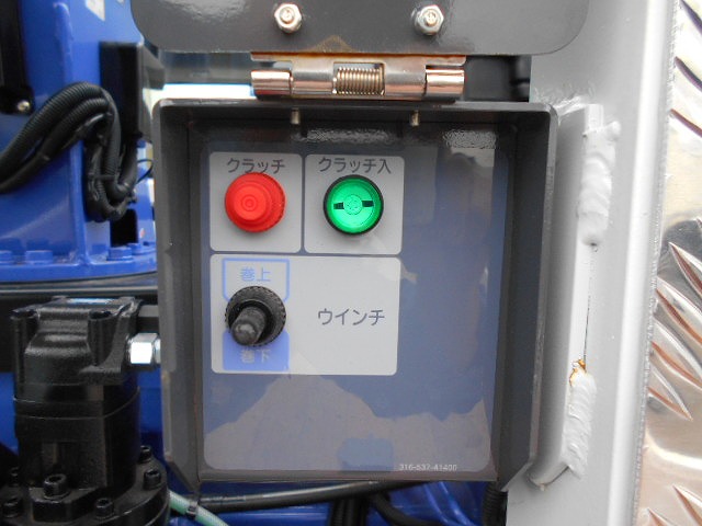 三菱ふそうファイターセルフクレーン4段増トン（6t・8t）[写真23]