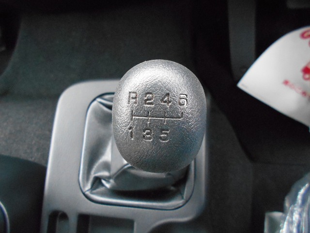 三菱ふそうファイターセルフクレーン4段増トン（6t・8t）[写真34]