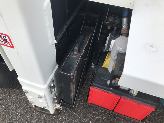 いすゞエルフ高所作業車小型（2t・3t）[写真18]