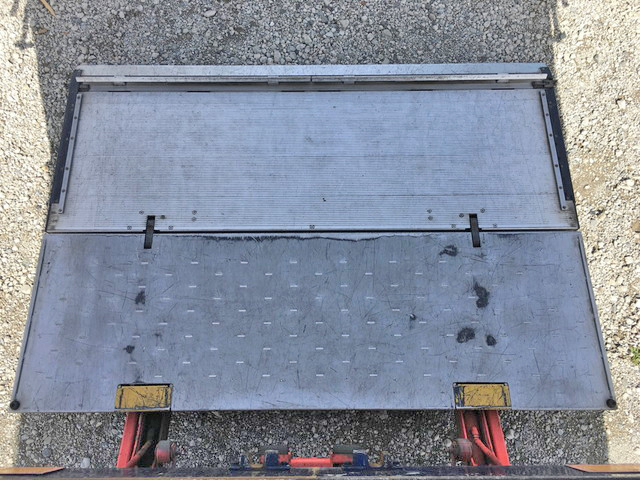 日野レンジャーアルミウイング中型（4t）[写真19]