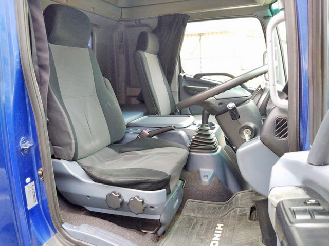 日野レンジャーアルミウイング中型（4t）[写真32]