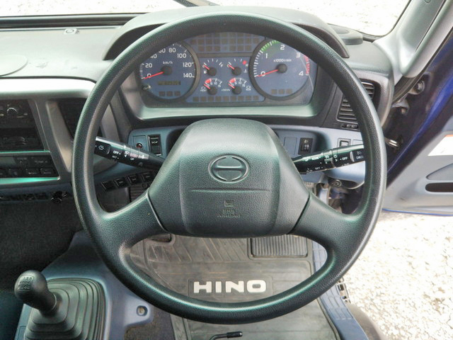 日野レンジャーアルミウイング中型（4t）[写真34]