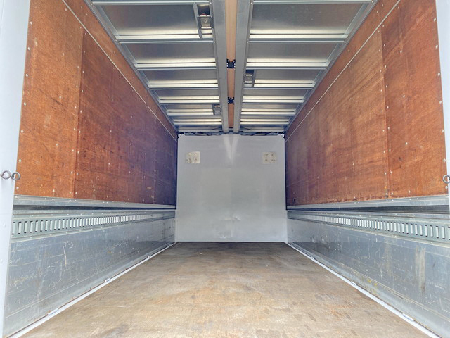 三菱ふそうキャンターアルミウイング小型（2t・3t）[写真12]