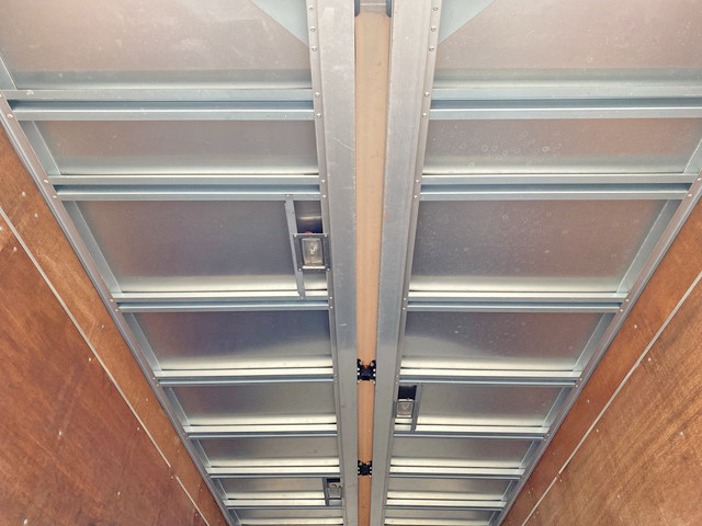 三菱ふそうキャンターアルミウイング小型（2t・3t）[写真13]