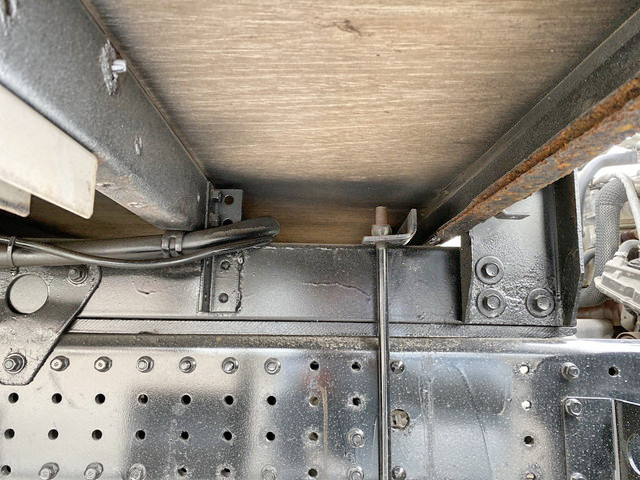 三菱ふそうキャンターアルミウイング小型（2t・3t）[写真23]