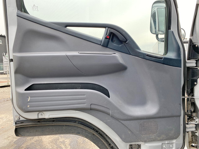 三菱ふそうキャンターアルミウイング小型（2t・3t）[写真30]