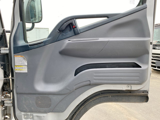 三菱ふそうキャンターアルミウイング小型（2t・3t）[写真31]