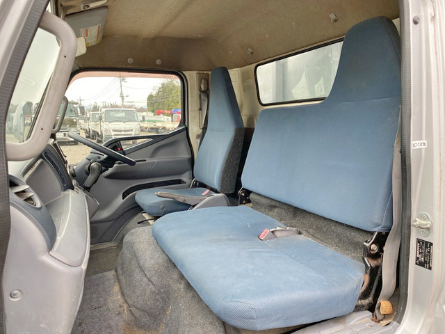 三菱ふそうキャンターアルミウイング小型（2t・3t）[写真33]