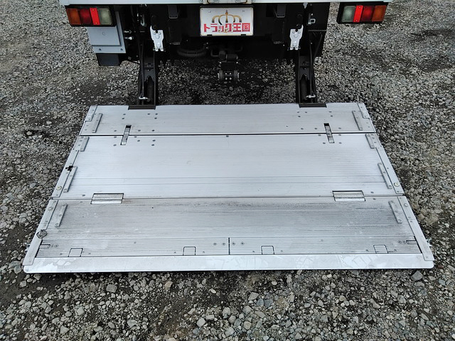 三菱ふそうキャンターアルミバン小型（2t・3t）[写真11]