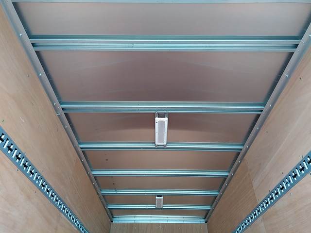 三菱ふそうキャンターアルミバン小型（2t・3t）[写真14]