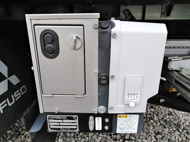 三菱ふそうキャンターアルミバン小型（2t・3t）[写真19]