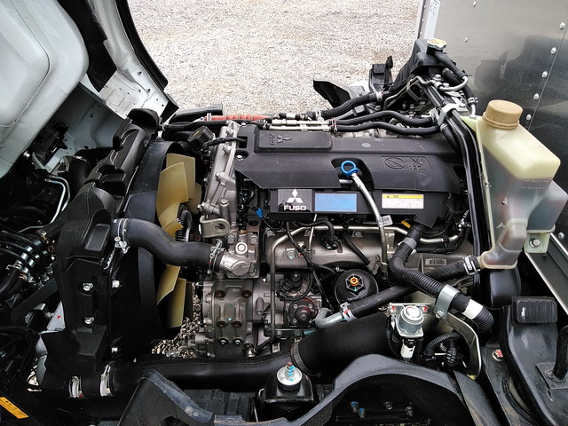 三菱ふそうキャンターアルミバン小型（2t・3t）[写真25]