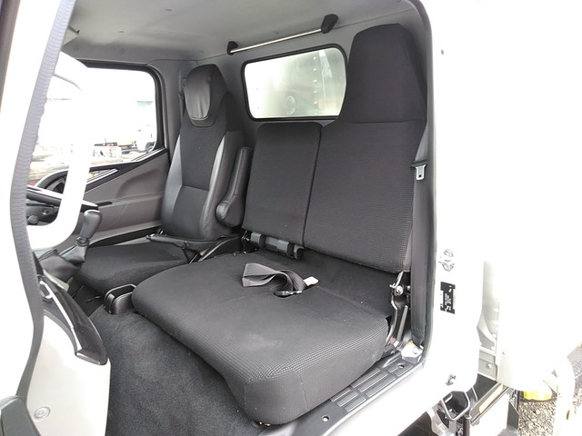 三菱ふそうキャンターアルミバン小型（2t・3t）[写真30]