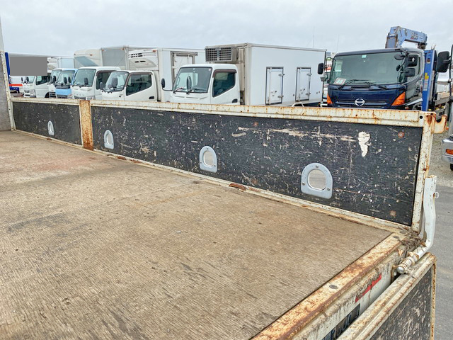 三菱ふそうキャンター平ボディ小型（2t・3t）[写真13]