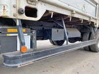 三菱ふそうキャンター平ボディ小型（2t・3t）[写真17]