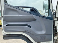 三菱ふそうキャンター平ボディ小型（2t・3t）[写真30]