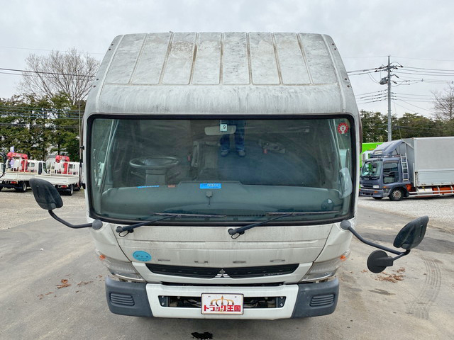 三菱ふそうキャンター平ボディ小型（2t・3t）[写真08]