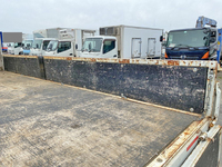 三菱ふそうキャンター平ボディ小型（2t・3t）[写真14]