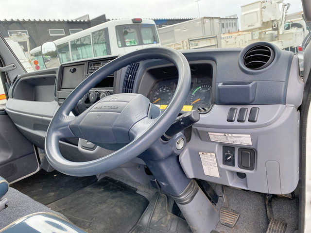 三菱ふそうキャンター平ボディ小型（2t・3t）[写真35]