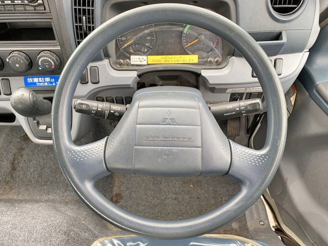 三菱ふそうキャンター平ボディ小型（2t・3t）[写真37]