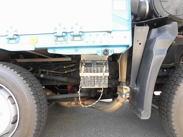 いすゞギガアルミウイング大型（10t）[写真26]