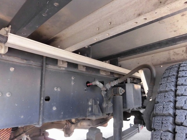 いすゞギガアルミウイング大型（10t）[写真09]