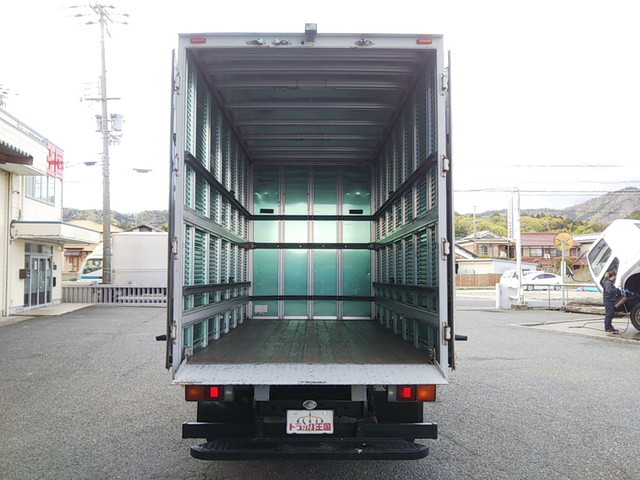 三菱ふそうキャンターアルミバン小型（2t・3t）[写真10]