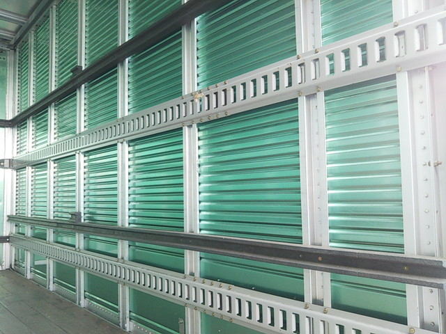 三菱ふそうキャンターアルミバン小型（2t・3t）[写真14]