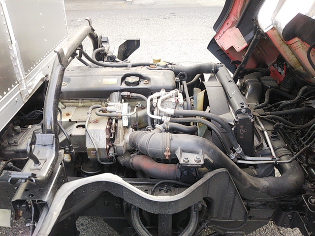 三菱ふそうキャンターアルミバン小型（2t・3t）[写真26]