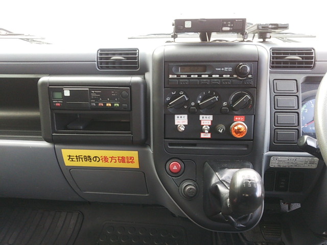 三菱ふそうキャンターアルミバン小型（2t・3t）[写真34]