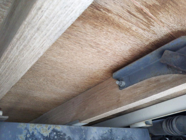 いすゞエルフカーテン車小型（2t・3t）[写真19]