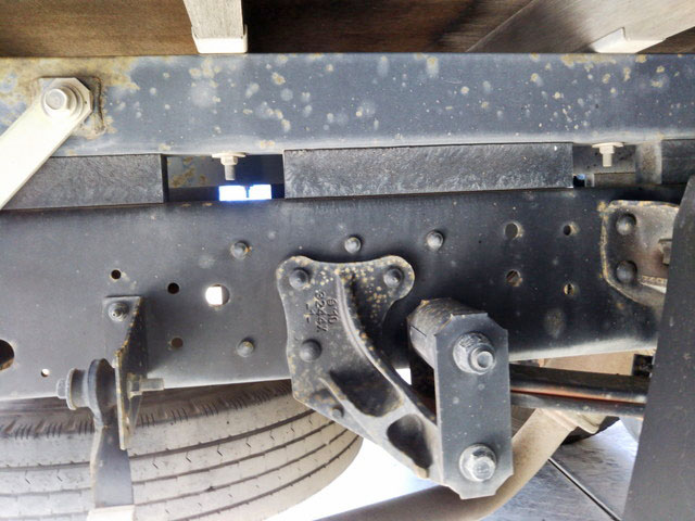 いすゞエルフカーテン車小型（2t・3t）[写真24]