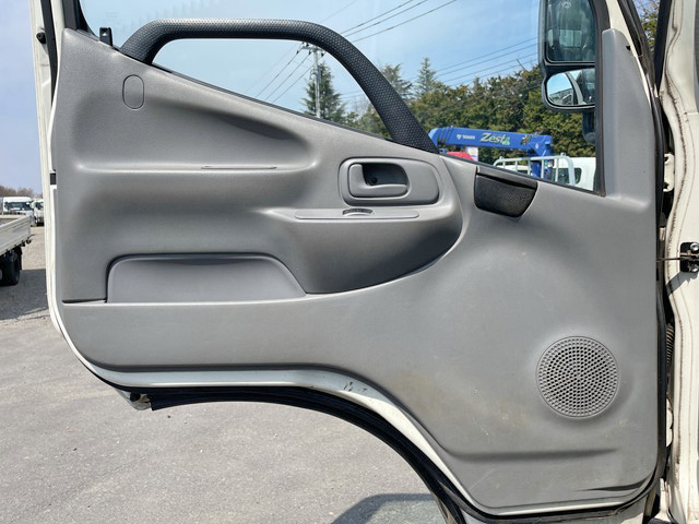 日野デュトロ平ボディ小型（2t・3t）[写真28]