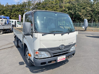 日野デュトロ平ボディ小型（2t・3t）[写真03]