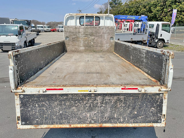 三菱ふそうキャンター平ボディ小型（2t・3t）[写真12]