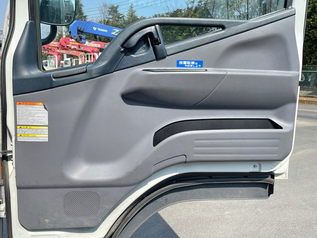 三菱ふそうキャンター平ボディ小型（2t・3t）[写真27]