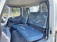 三菱ふそうキャンター平ボディ小型（2t・3t）[写真29]