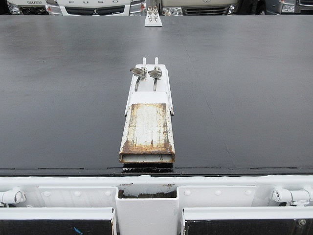 三菱ふそうファイタークレーン4段増トン（6t・8t）[写真14]