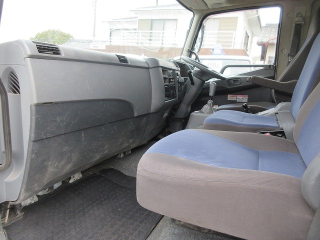 三菱ふそうファイタークレーン4段増トン（6t・8t）[写真30]