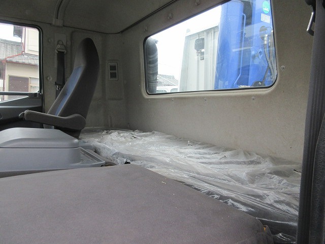 三菱ふそうファイタークレーン4段増トン（6t・8t）[写真32]