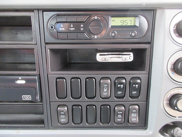 三菱ふそうファイタークレーン4段増トン（6t・8t）[写真36]