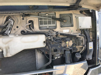 UDトラックスクオントレーラーヘッド（トラクターヘッド）大型（10t）[写真16]